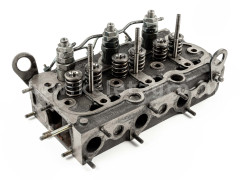 Kubota D750 Zylinderkopf, gebraucht - Kleintraktoren - 