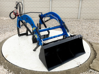 Front loader for Solis 26 tractors (1)