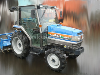 Zum Darstellen grösserer Bilder bitte klicken Sie hier
3366-407-1175 Iseki TG253 Cabin Japanische Kleintraktor (1)