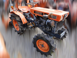 Click here to enlarge photo
9353-70.12-999 Kubota B7000 Japanese Compact Tractor (1)