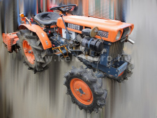 Click here to enlarge photo
7293-75.235-5615 Kubota B7000 Japanese Compact Tractor (1)