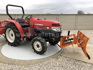 Click here to enlarge photo
3527-295.22974025974-6923 Mitsubishi GO26 Japanese Compact Tractor (1)
