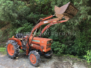 Kubota L2201DT Japanese Compact Tractor with front loader (1)