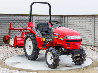 Click here to enlarge photo
8439-118.13636363636-7683 Yanmar AF170 Japanese Compact Tractor (1)