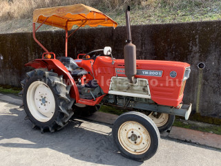 Yanmar YM2001 Japanese Compact Tractor (1)
