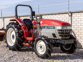 Yanmar AF-30 PowerShift Japanese Compact Tractor with front loader (1)