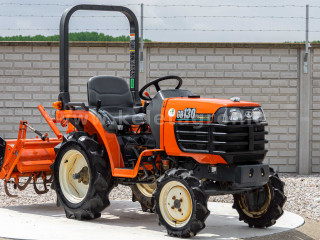 Pentru vizionarea imaginilor mai mari clic aici
9806-181.12464675325-605 Kubota GB130 4-12 7-16 Tractor japonez mic (1)