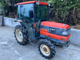 Click here to enlarge photo
6602-9.2633746835443-3740 Kubota GL277 Cabin U-Shift HiSpeed Japanese Compact Tractor (1)