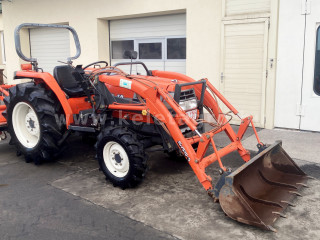 Click here to enlarge photo
8093-9.6594936708861-8099 Kubota GL32 Japanese Compact Tractor with front loader (1)