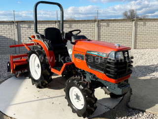 Click here to enlarge photo
5867-6.2871012658228-6705 Kubota GB200 GlideShift Japanese Compact Tractor (1)