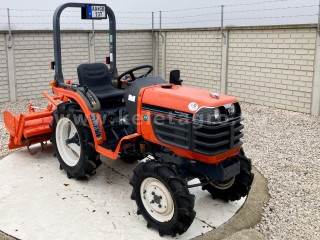 Click here to enlarge photo
6198-5.7613924050633-1970 Kubota B72 Japanese Compact Tractor (1)