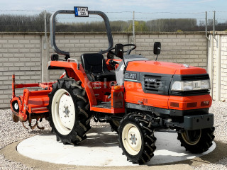 Click here to enlarge photo
8847-7.2866455696203-7682 Kubota GL201 Japanese Compact Tractor (1)