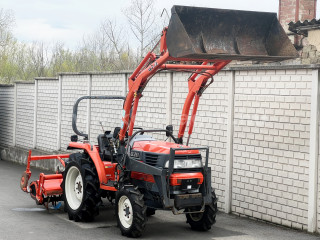 Click here to enlarge photo
6031-10.013146835443-9131 Kubota GL261 U-Shift homlokrakodóval Japanese Compact Tractor (1)