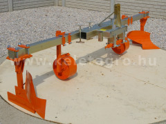 Viticulture plow with 2 heads, adjustable distance, for 16-23HP Japanese compact tractors, Komondor SZE-2A - Implements - Plows