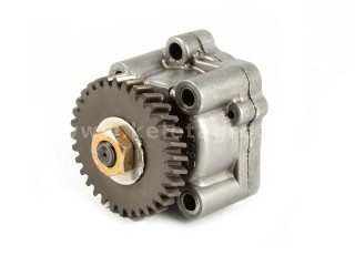 Kubota D750 oil pump, used (1)