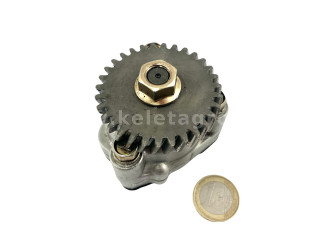 Kubota D722 oil pump, used (1)