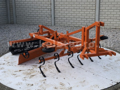 Riding arena drag groomer with blade for compact tractors, Komondor SLMS-160 - Implements - Graders, road and track maintainers