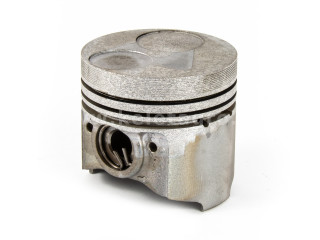 Kubota D662 piston, used (1)