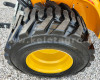 Jeu de roues avec pneus industriels pour le petit tracteur Force 325 Stage V (6)